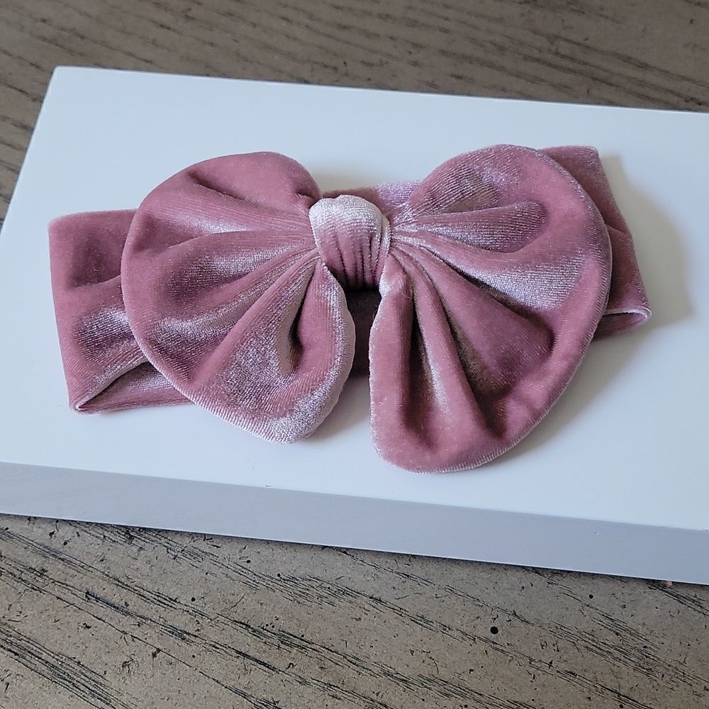 Newborn pink velvet headband 💗